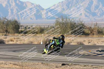 media/Dec-07-2025-CVMA (Sun) [[3e7d2de5dc]]/Race 17-Amateur Formula Middleweight/